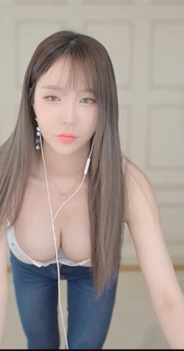 【韩国主播】金美娜 精选抖胸视频 40部 售价：10积分
